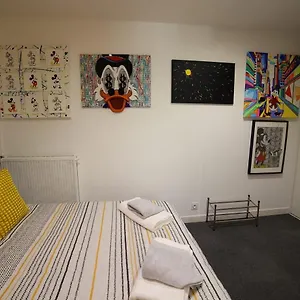 Pop Artiste Configure En Galerie Dart A 200 M Du Centre Avec Parking Prive Et Securise Gratuit Dans Copropriete France